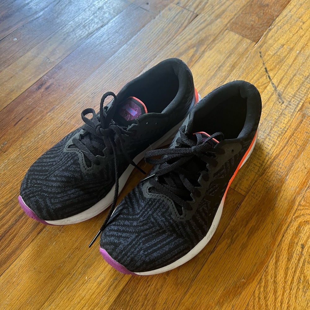 asics running shoes